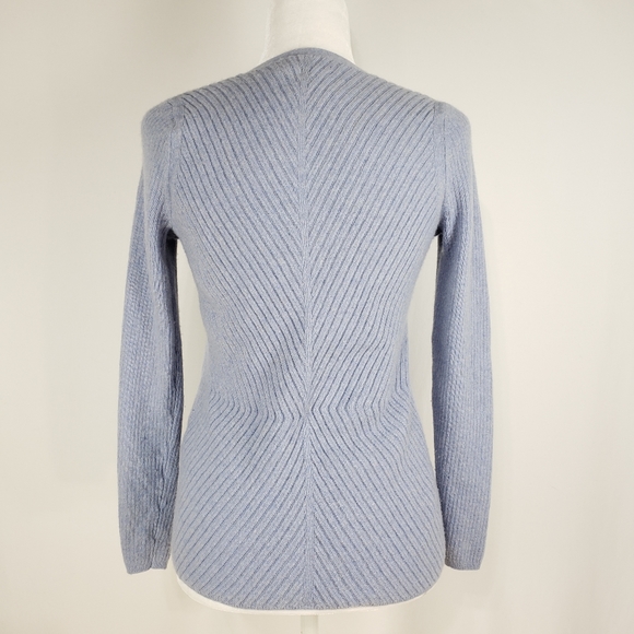 Banana Republic V neck Wool/Cashmere Sweater - Picture 3 of 5